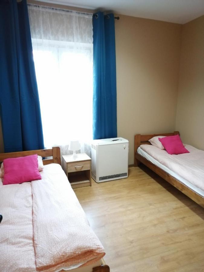 Hostel Gliwice Centrum Parking Eksteriør billede