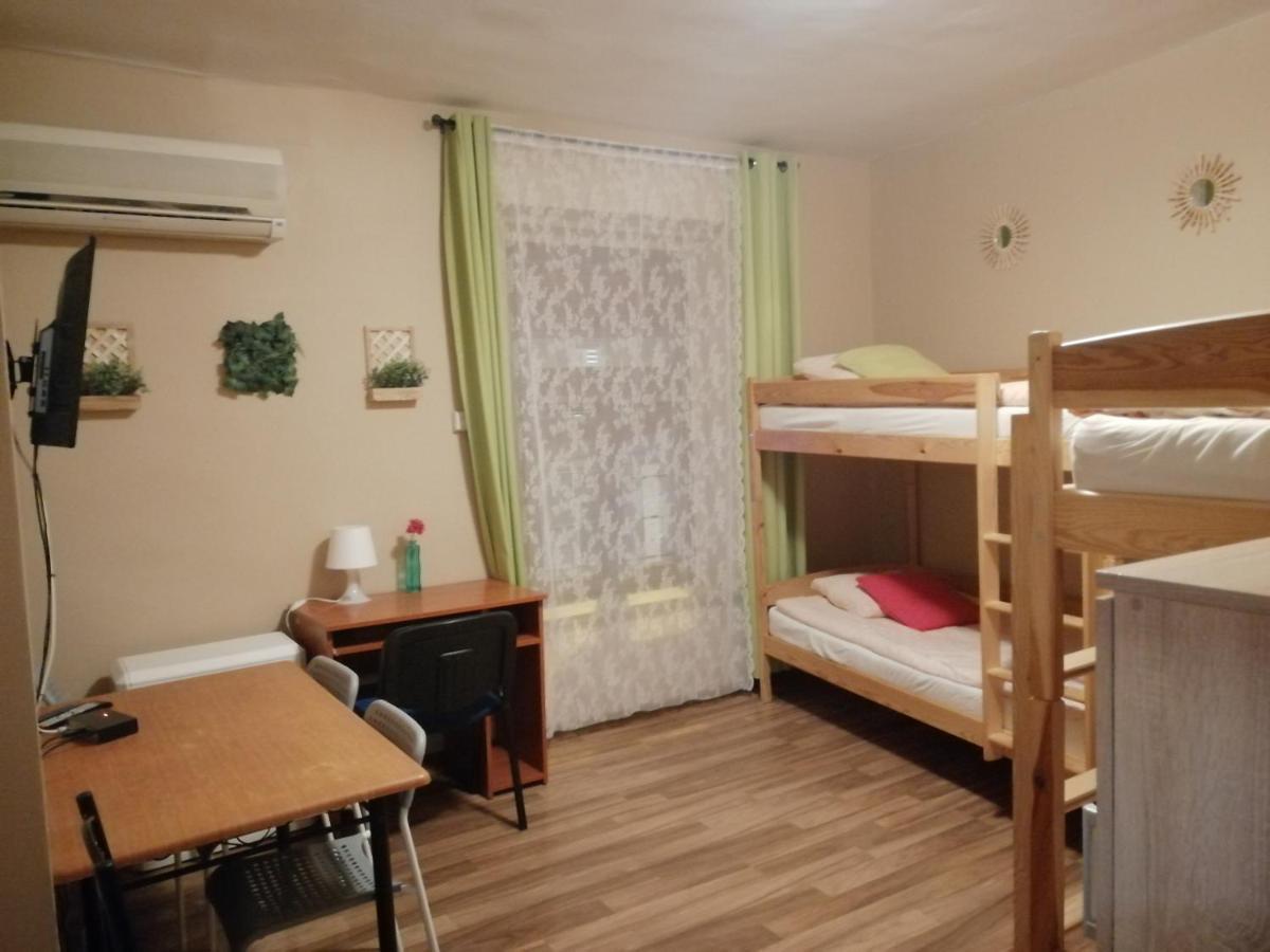Hostel Gliwice Centrum Parking Eksteriør billede