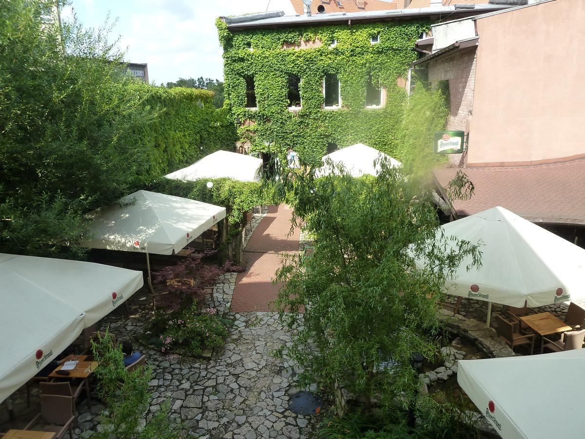 Hostel Gliwice Centrum Parking Eksteriør billede