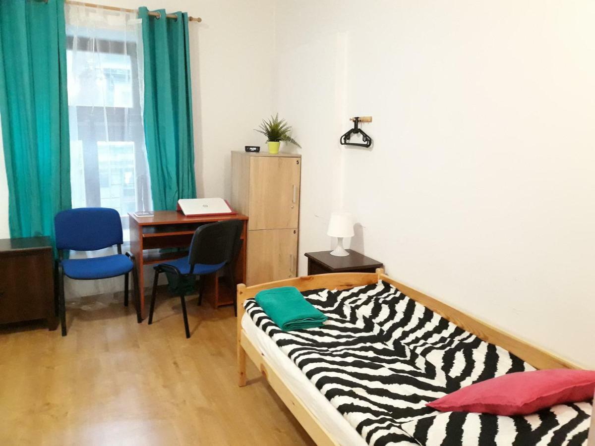 Hostel Gliwice Centrum Parking Eksteriør billede