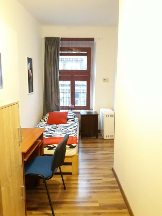 Hostel Gliwice Centrum Parking Eksteriør billede